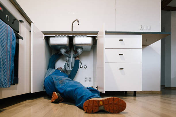 Professional Plumbing technician working in Alvarado, TX